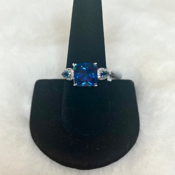 Ring Bomb Party Blue Sapphire & White Topaz Ring Size 9 - Picture 1 of 5